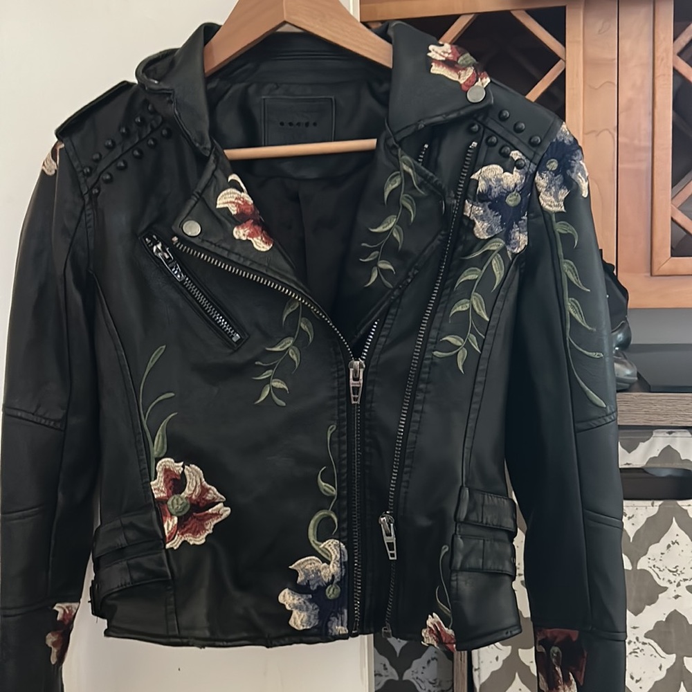 BlankNYC faux leather embroidered jacket - S missing one rivet see photo - Picture 2 of 6